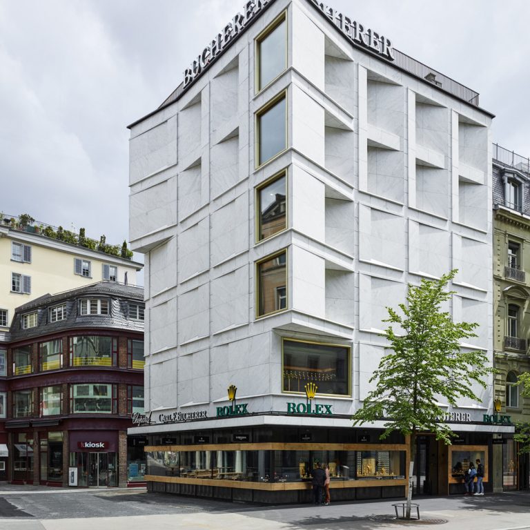Architettura Svizzera: Il Bucherer Flagship Store di Zurigo e l’Eleganza del Marmo Cristallina