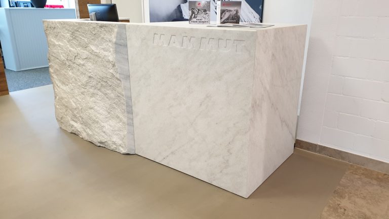 Mammut Store reception desk