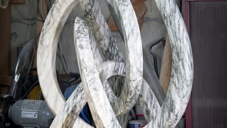 Scultura “Bellezza infinita”