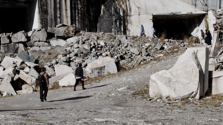 Il Tesoro Nascosto delle Alpi: La Storia del Marmo Cristallina