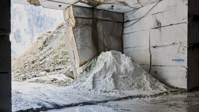 Il Tesoro Nascosto delle Alpi: La Storia del Marmo Cristallina