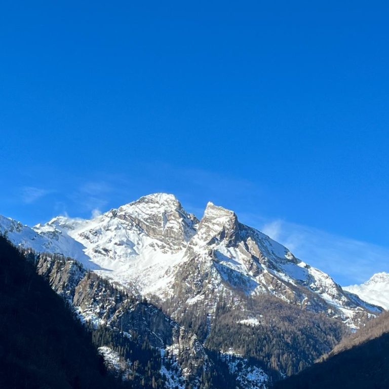 Il Tesoro Nascosto delle Alpi: La Storia del Marmo Cristallina
