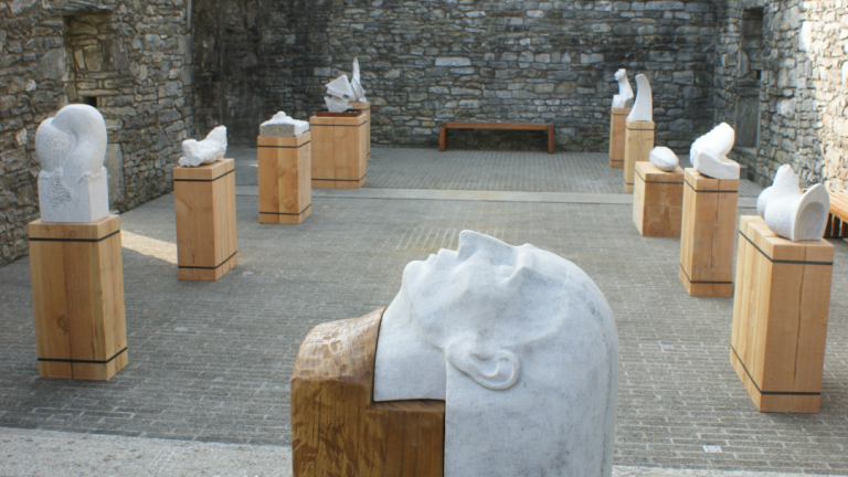 Cristallina Marble: between art, sculpture, and contemporary design
