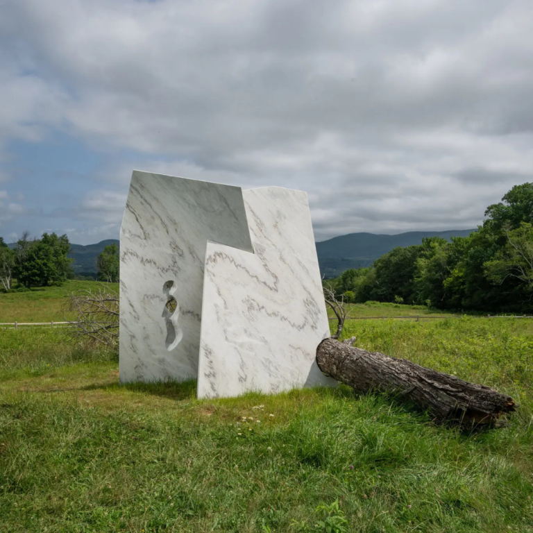 Marmo Cristallina: tra arte, scultura e design contemporaneo